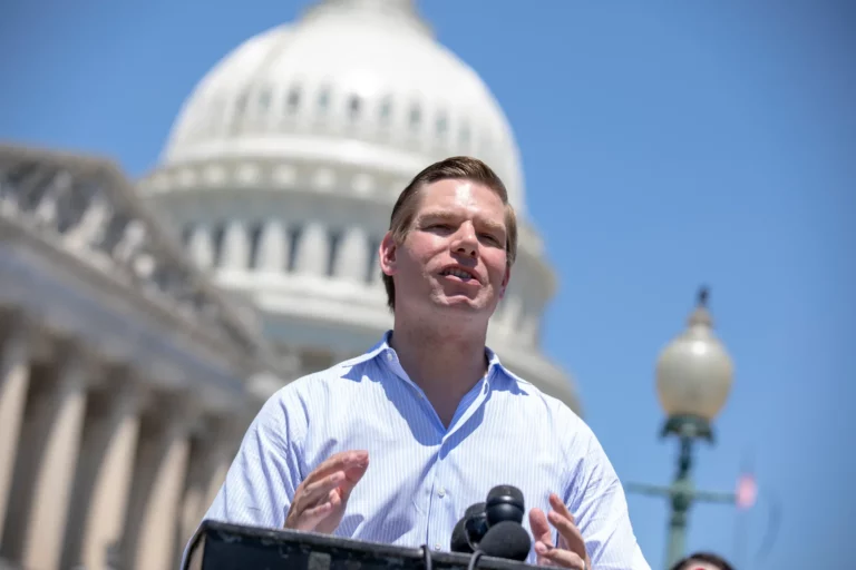 Eric Swalwell.jpg 768x512