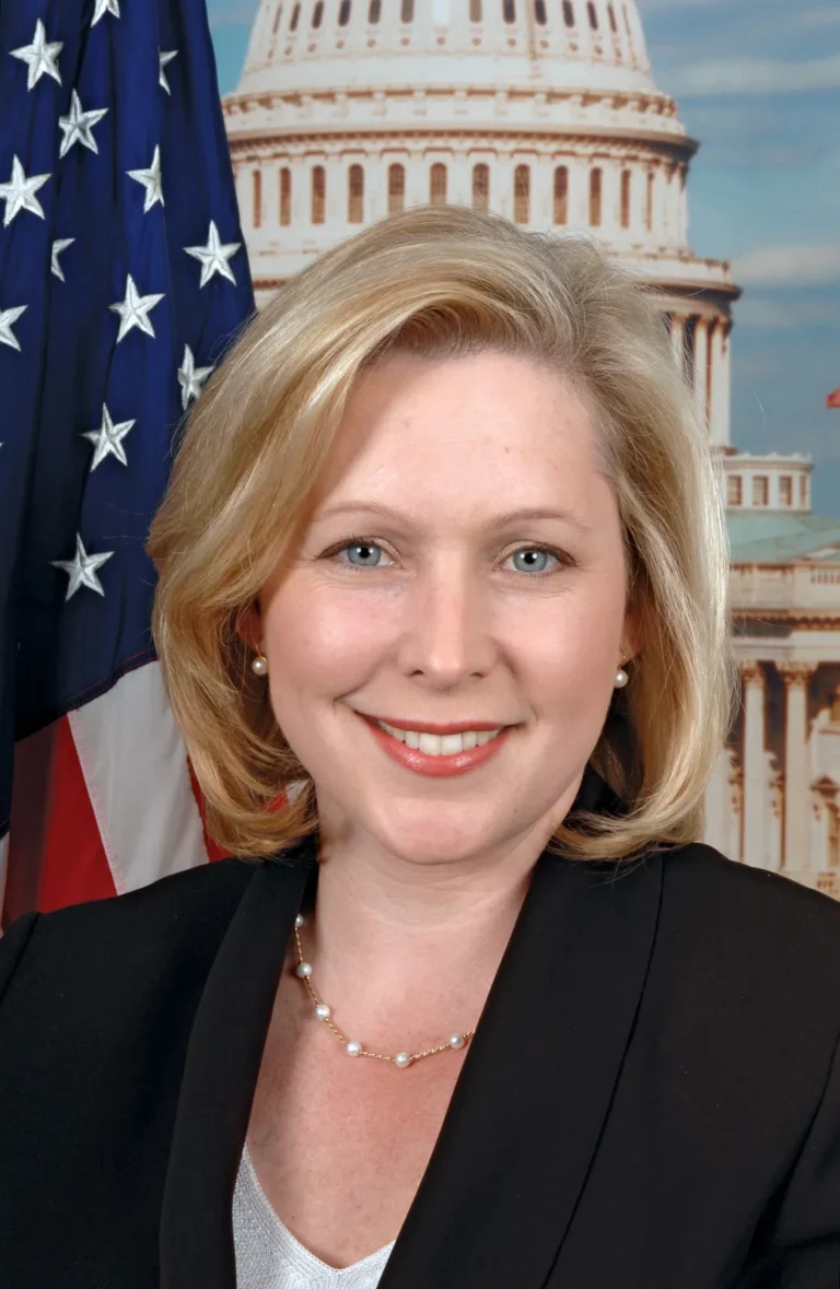 Kirsten Gillibrand 2006.jpg 768x1179
