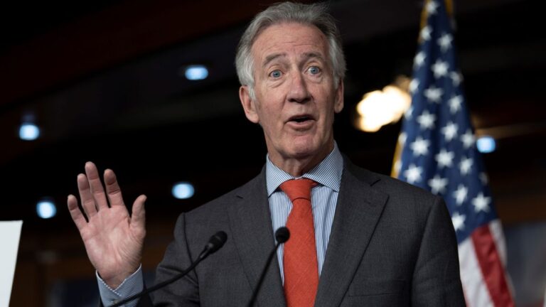 Richard Neal 768x432