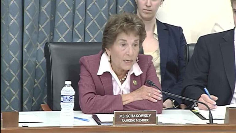 Janice Schakowsky 768x432